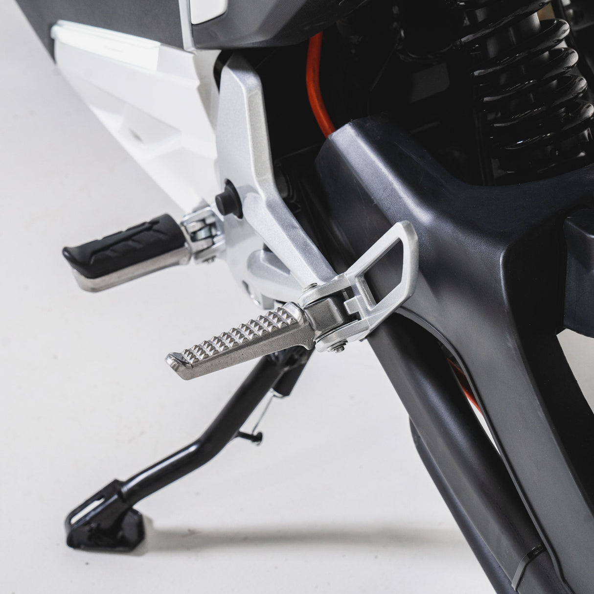 GIO Electric G2000 2000w Electric Motorcycle