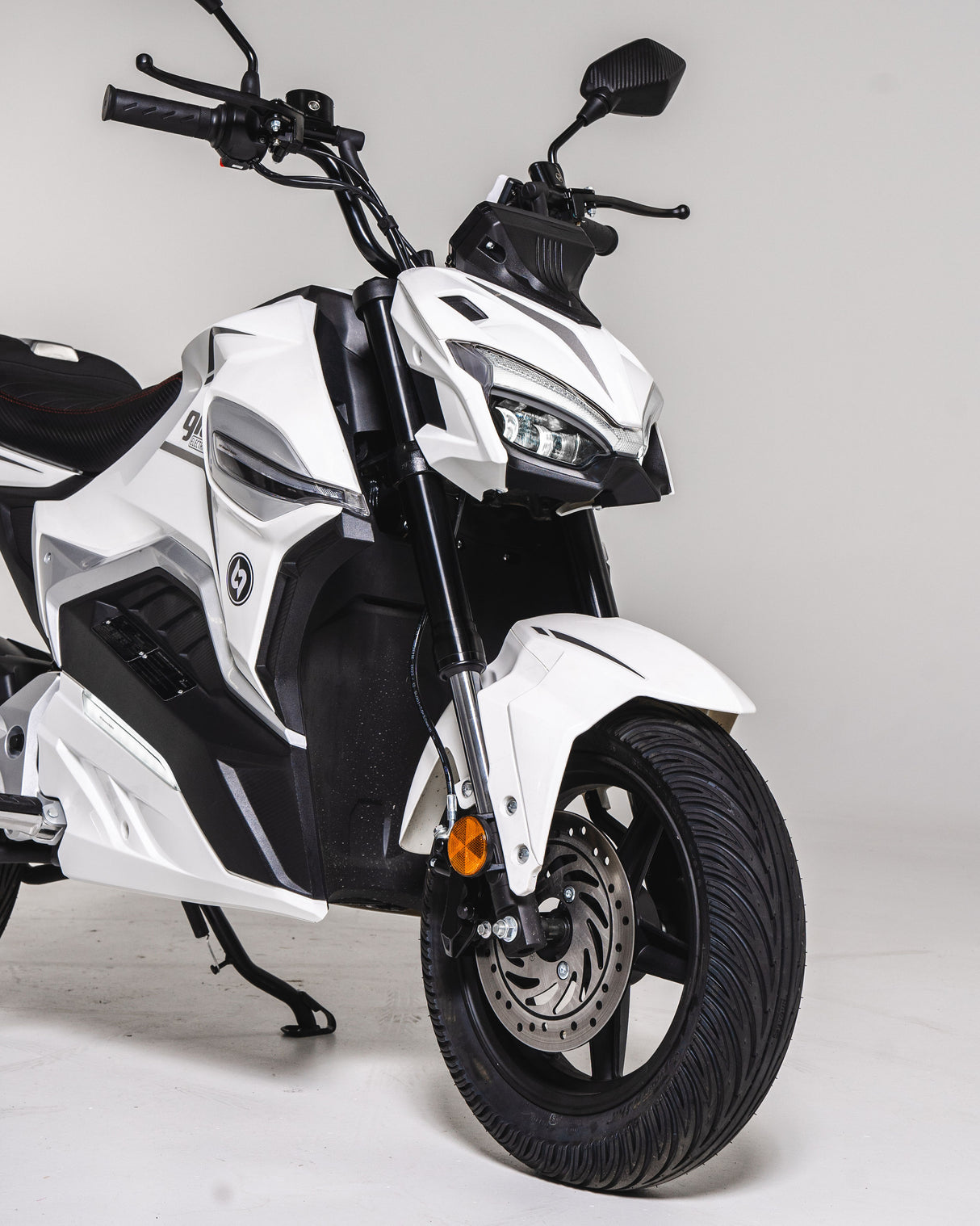 GIO Electric G2000 2000w Electric Motorcycle