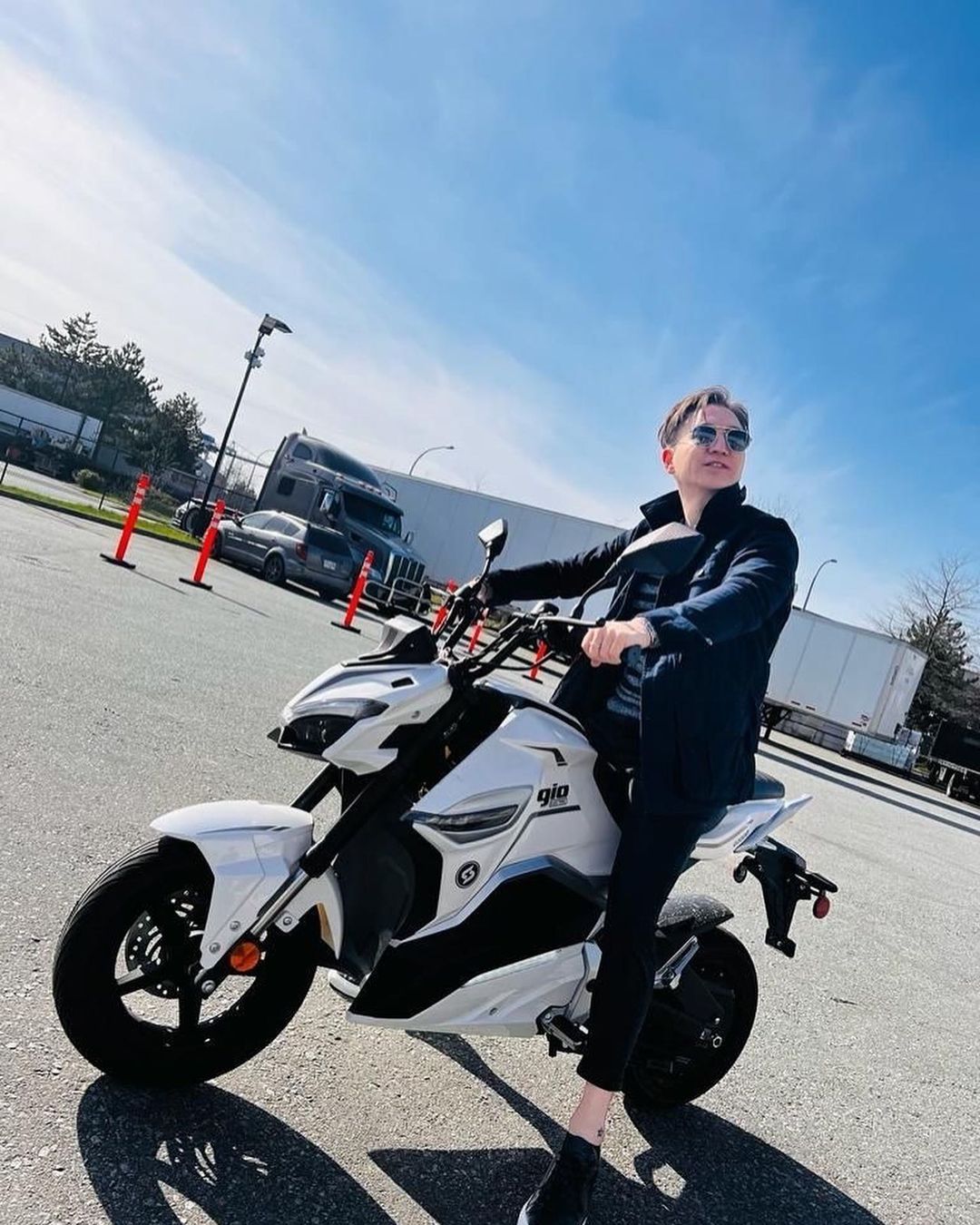 GIO Electric G2000 2000w Electric Motorcycle